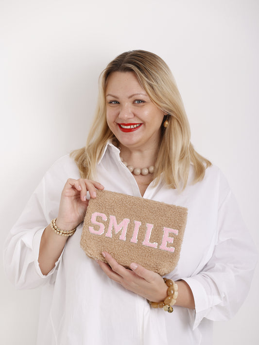 Cozy Smile Bag – Kosmetiktasche aus Teddystoff