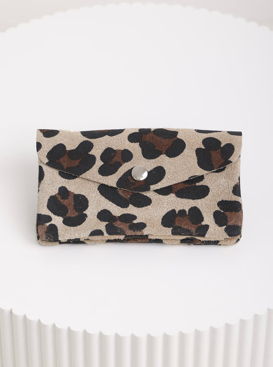 Wild Soft Suede – Längliche Geldtasche aus Wildleder in Animal-Optik