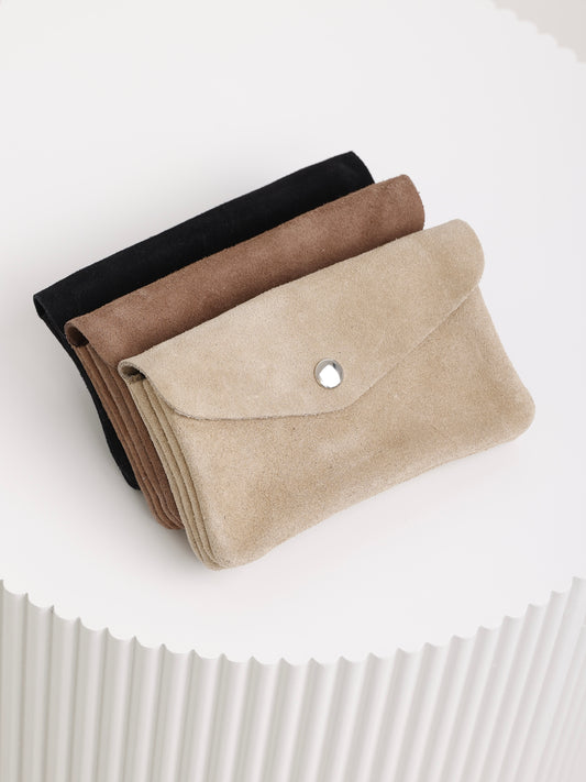 Luxe Suede Purse – Längliche Geldtasche aus Wildleder