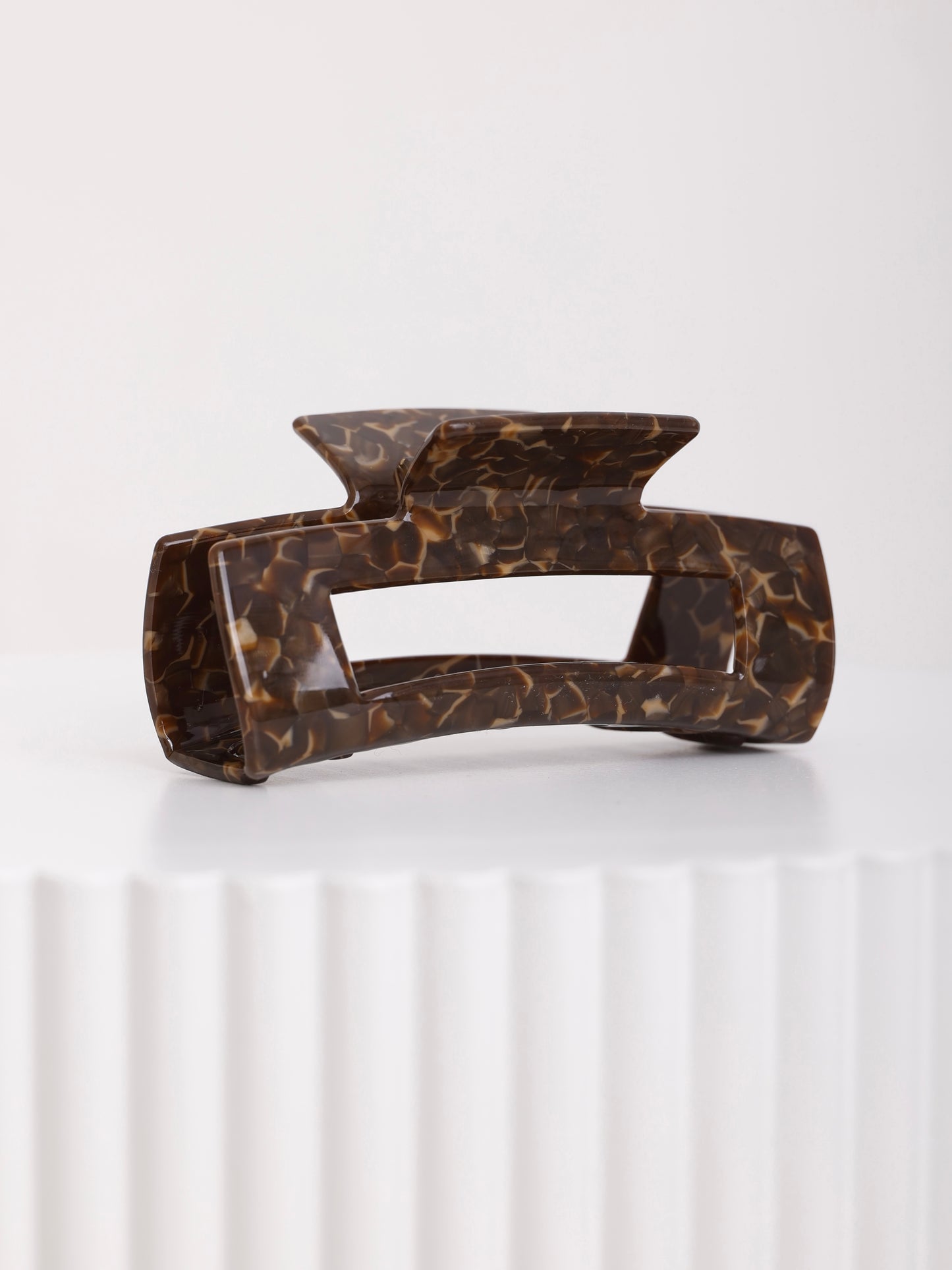 Cappuccino Claw – Haarklammer in Marmoroptik