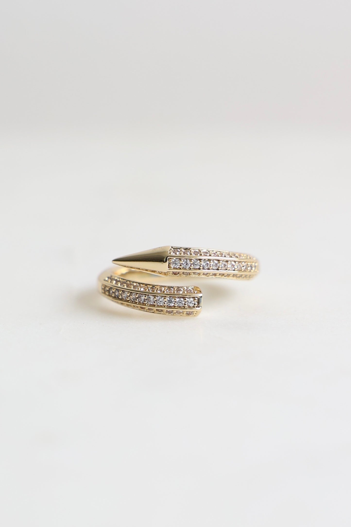 arrowhead - offener Ring mit Zirkoniasteinen