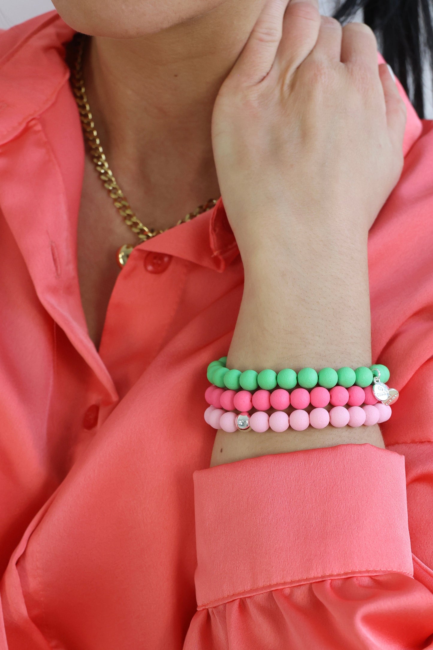 Elastisches Armband mit Holzperlen - hellgrün