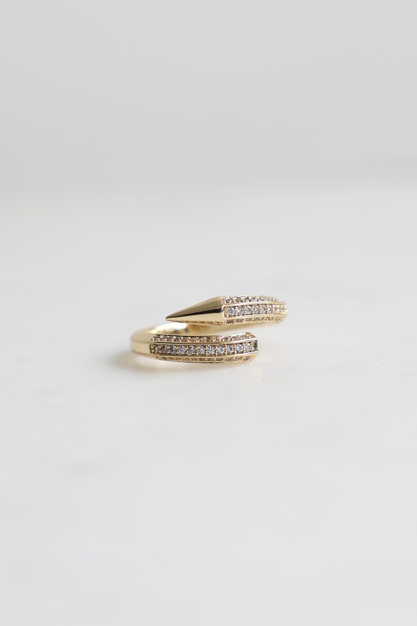 arrowhead - offener Ring mit Zirkoniasteinen