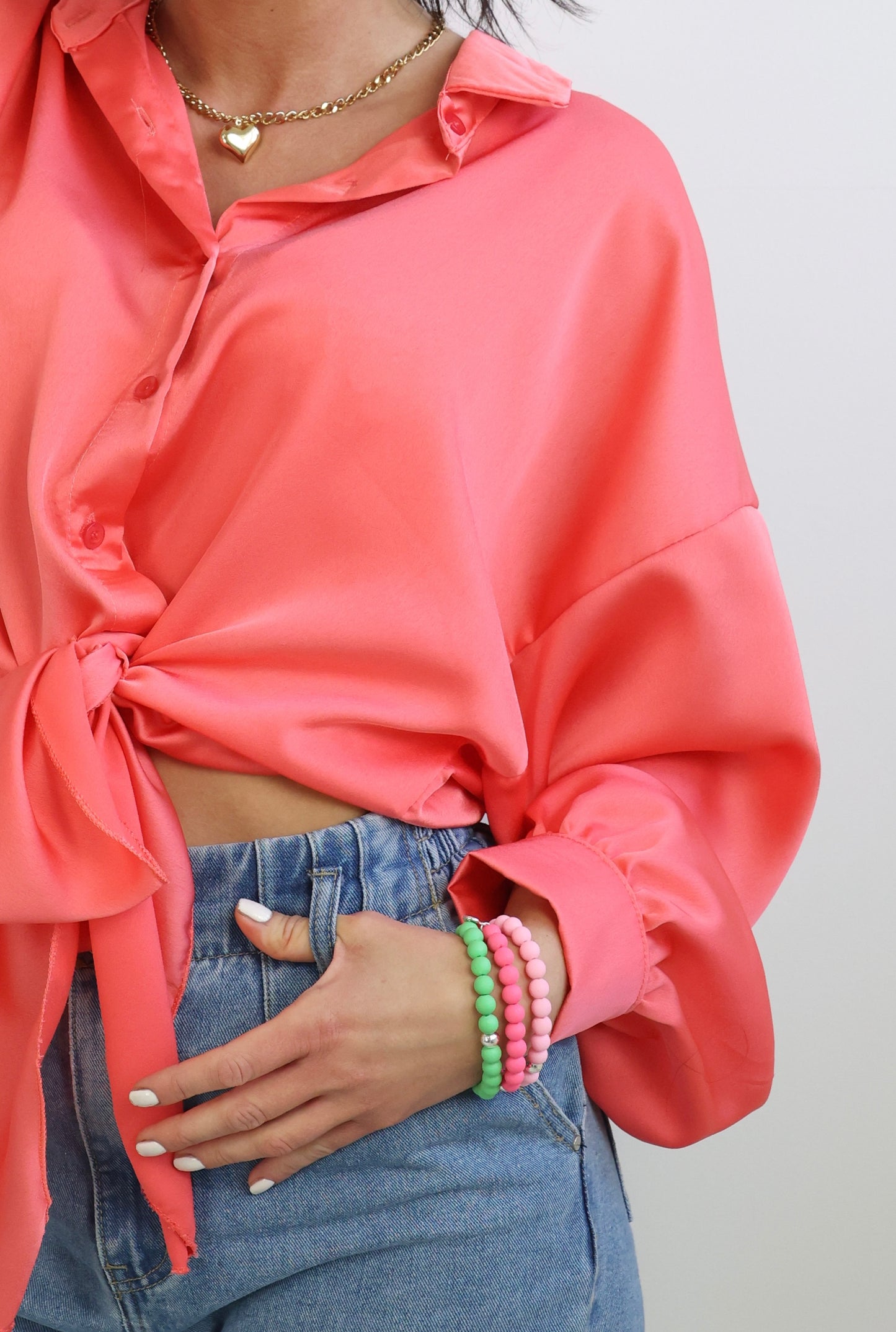 Elastisches Armband mit Holzperlen