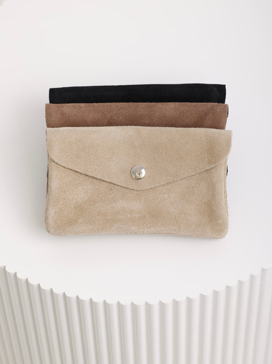 Luxe Suede Purse – Längliche Geldtasche aus Wildleder
