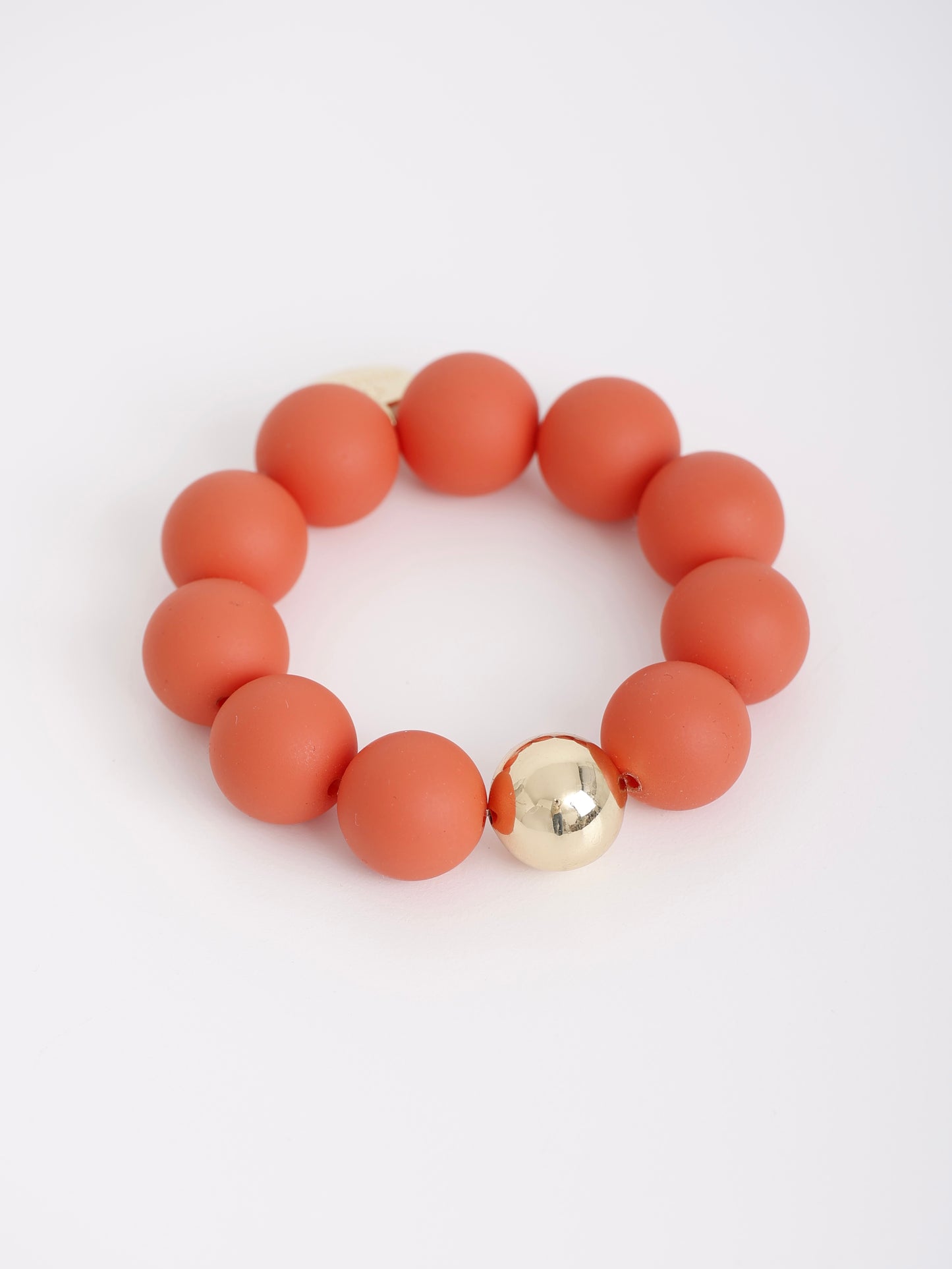 Big Pearly – Mattes Armband mit goldener Kugel