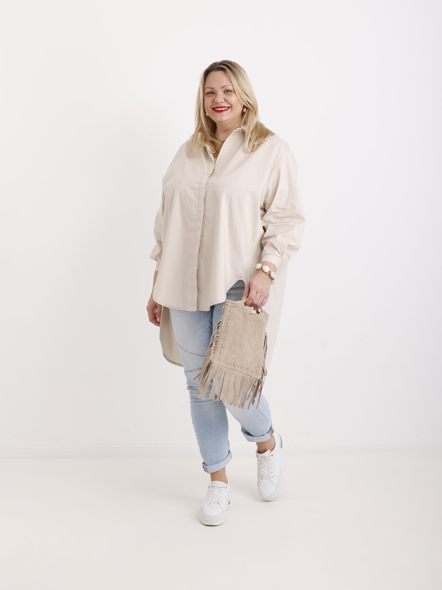 Golden Edge Bag – Wildledertasche mit Fransen & Nieten