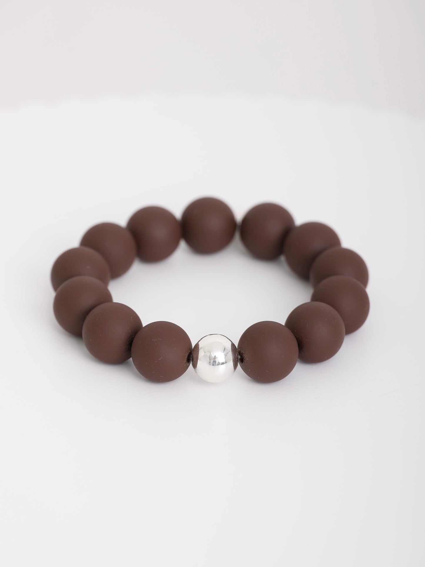 Big Pearly – Mattes Armband mit silberner Kugel